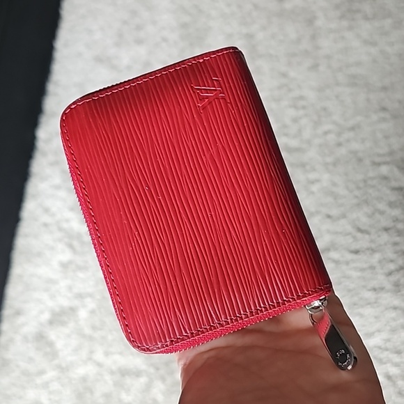 Louis Vuitton Red EPI Zippy coin card - Picture 2 of 11